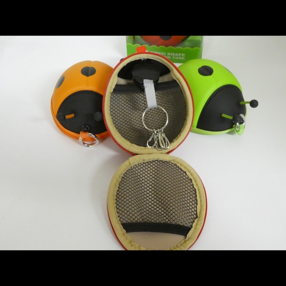 Earbud & Keyholder 🐞 ladybugs - Picture 3 of 7